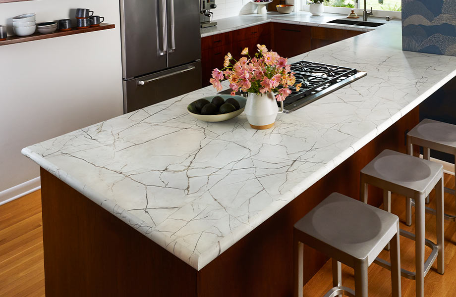Kitchen island countertop in 180fx laminate Fractured Marble 
