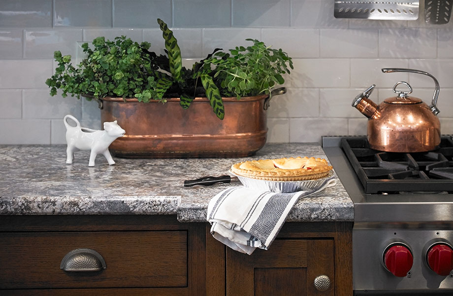 Inspired by the geological history of Spain, the blue-gray feldspar of the Spanish Azul Aran granite gives the stone a structure which is unique to the world. This unusual pattern features soft blues and browns alongside warm greys. It takes its name from the Val d’Aran valley and the nearby steep terrain from which it’s quarried with great care.
